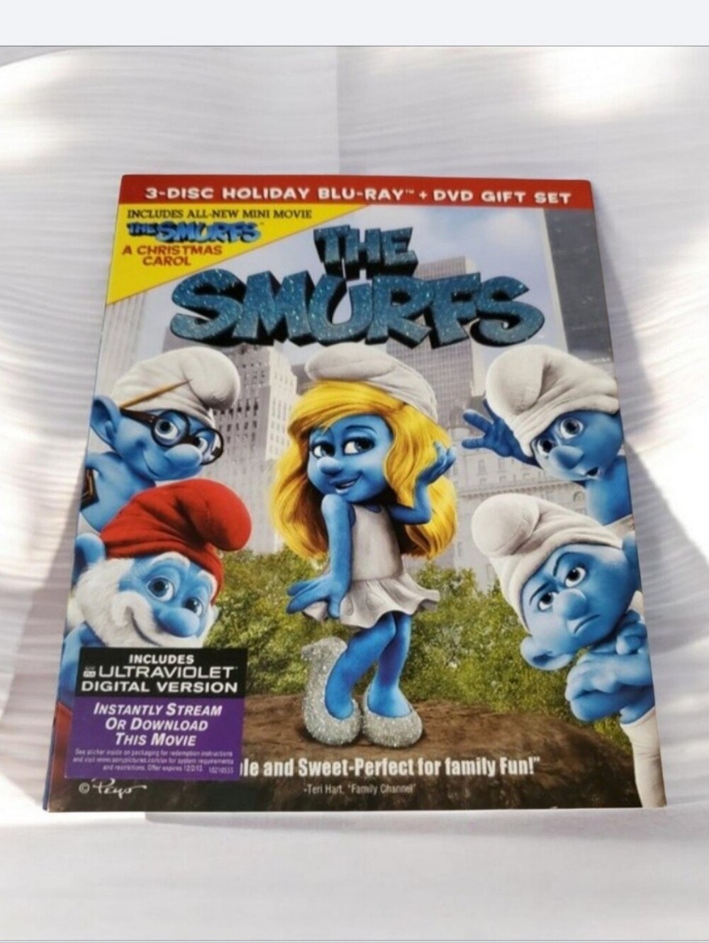 The Smurfs 3-Disc Holiday Blu-Ray + DVD Gift Set Movie A Christmas Carol